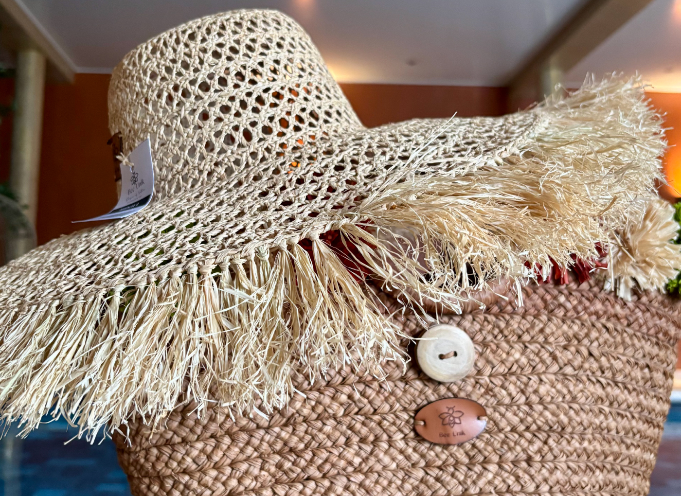 chapeau manja naturel avec le sac de plage plaia couleur thé